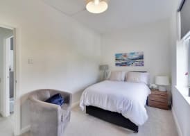 Beautiful 2-bed Apartment in Tunbridge Wells 3