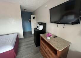 Days Inn by Wyndham Chico 4
