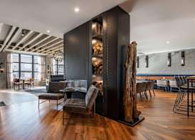 Cambria Hotel Portland Downtown Old Port 4