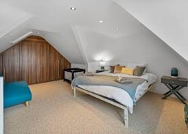 Perfect Location, dog Friendly Beautiful Home 3