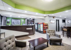 Super 8 by Wyndham Knoxville West/Farragut 2