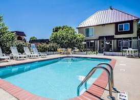 ECONO LODGE 5