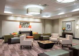 DoubleTree by Hilton Hotel Grand Rapids Airport 3