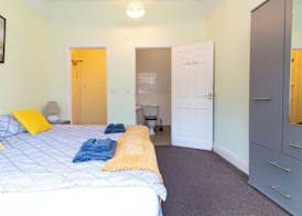 Thornbury Guest House Room 2 3