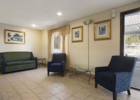 Super 8 by Wyndham Prestonsburg 3