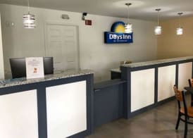 Days Inn by Wyndham Cape Carteret 3
