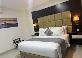 Rollace Hotel 3