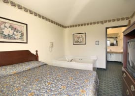 Travelodge by Wyndham Hudsonville 3