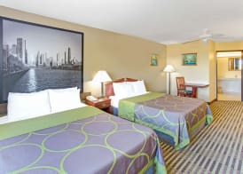 Super 8 by Wyndham Gurnee 4