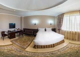 Royal Petrol Hotel 3