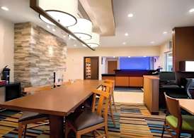 Dubuque Inn and Suites 3