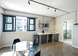 Inn & Out Plus Rosebank 2