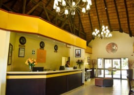 Cresta Riley's Hotel 4