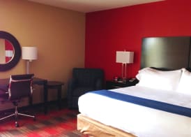 Holiday Inn Express & Suites Jackson Downtown - Coliseum, an IHG Hotel 3