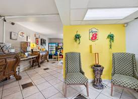 Super 8 by Wyndham Millbury/Toledo 5
