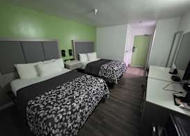 The Aqua Pacific Hotel 5