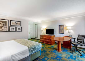 La Quinta Inn & Suites by Wyndham Fremont Silicon Valley 5