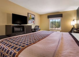 Best Western Bradbury Inn & Suites 5