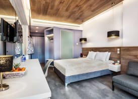 Atrium Hotel 5