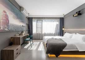 Yangshuo Emoji Youth Hostel -Homemade western breakfast & wakeup for cup of coffee & Free karaoke with beers&Four lovely cats around&All kinds of activities 5