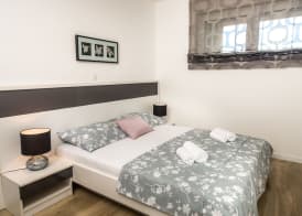 Apartments & Rooms Danivan Pool Villas - Off site breakfast available 3
