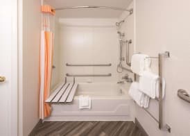 La Quinta by Wyndham St. Louis Westport 4