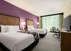 La Quinta Inn & Suites by Wyndham Burlington 4