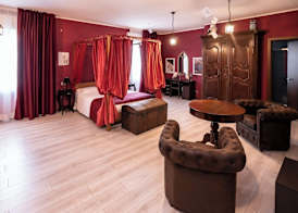 Binario Magic Hotel 4