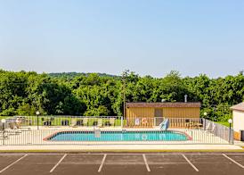 Quality Inn Hurricane Mills I-40 4