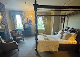 The Rowley Manor Hotel 5
