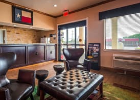 SureStay Hotel by Best Western Floresville 2