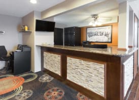 Super 8 by Wyndham Janesville 2