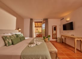 Hotel Rural Es Riquers 5