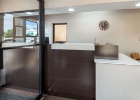 Econo Lodge Gainesville Downtown Area 2