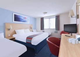 Travelodge Birmingham Central Broadway Plaza 3