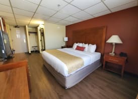Ramada by Wyndham Downtown Spokane 4