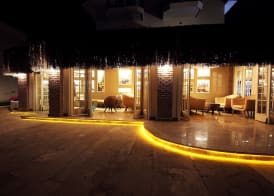 Pinehill Hotel & Suites 3