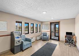 Super 8 by Wyndham Jefferson 3