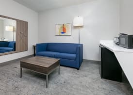 Holiday Inn Express & Suites DALLAS PARK CENTRAL NORTHEAST by IHG 2