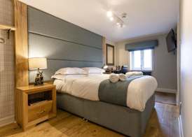 The Tan Hill Inn 5