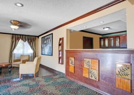 Super 8 by Wyndham Roseville/Detroit Area 2