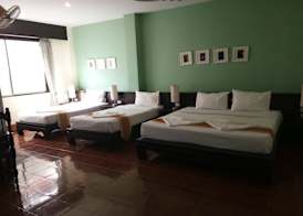 J Hotel 4