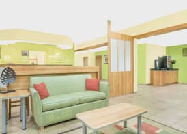 Microtel Inn & Suites by Wyndham Tuscumbia/Muscle Shoals 2