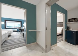 Holiday Inn Express & Suites HOUSTON MEMORIAL - CITY CENTRE by IHG 3