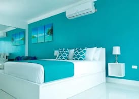 Apartment with roof top pool 3