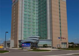 Hilton Garden Inn Toronto Airport 2