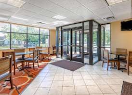Econo Lodge Inn & Suites Des Moines Fairgrounds Area 3