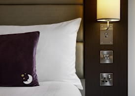 Premier Inn Epsom Town Centre 5