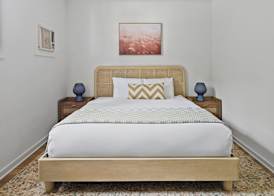 The Claire Hotel 5