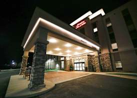 Hampton Inn & Suites Forest City 4